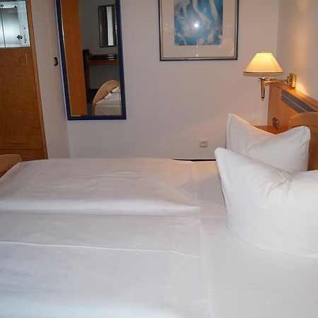 Hotel Rahlstedter Hof Хамбург Екстериор снимка