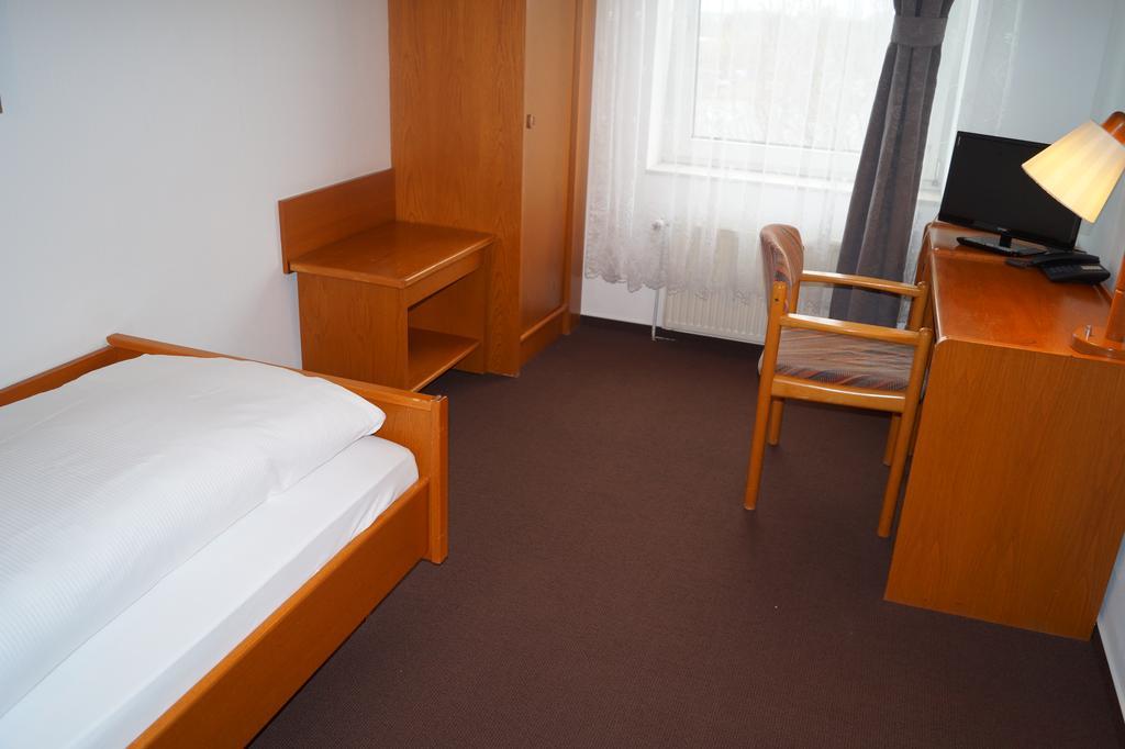 Hotel Rahlstedter Hof Хамбург Екстериор снимка
