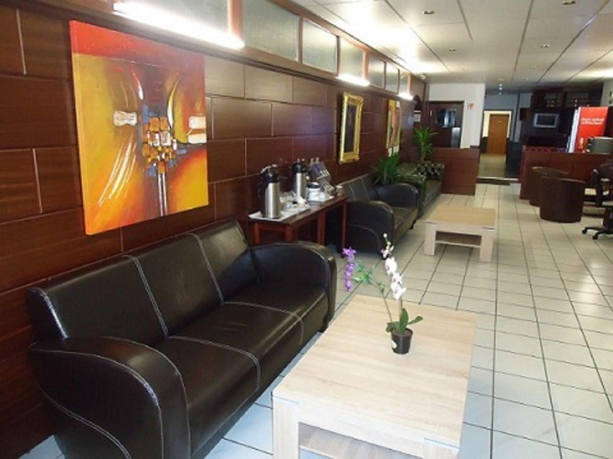 Hotel Rahlstedter Hof Хамбург Екстериор снимка