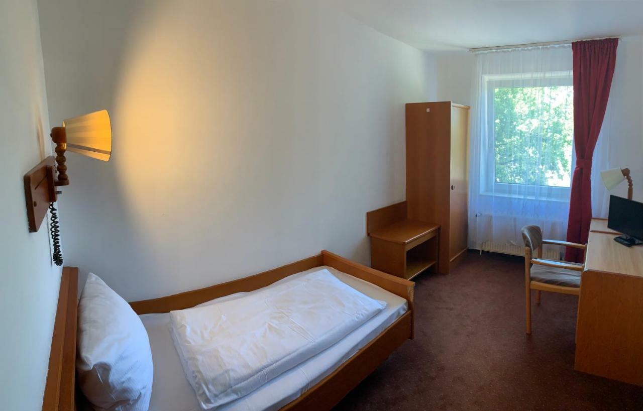 Hotel Rahlstedter Hof Хамбург Екстериор снимка